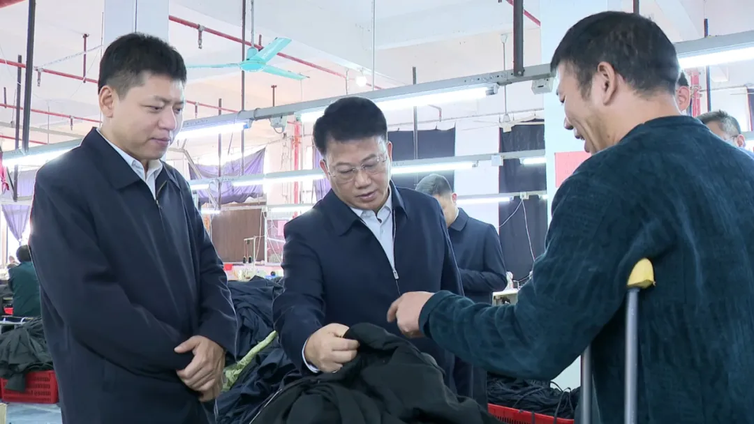 傅小新在竹笮鎮(zhèn)宣講黨的二十屆四中全會精神